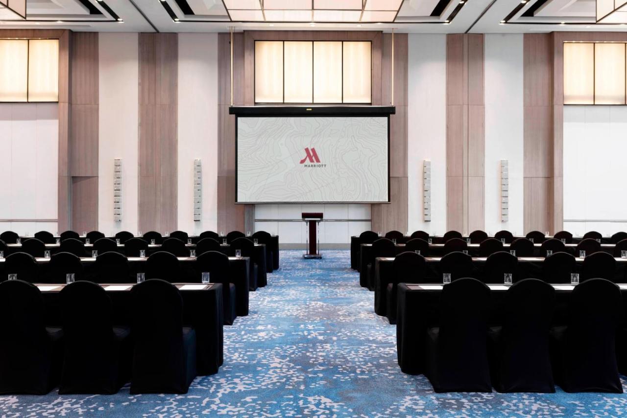 Clark Marriott Hotel Mabalacat Экстерьер фото