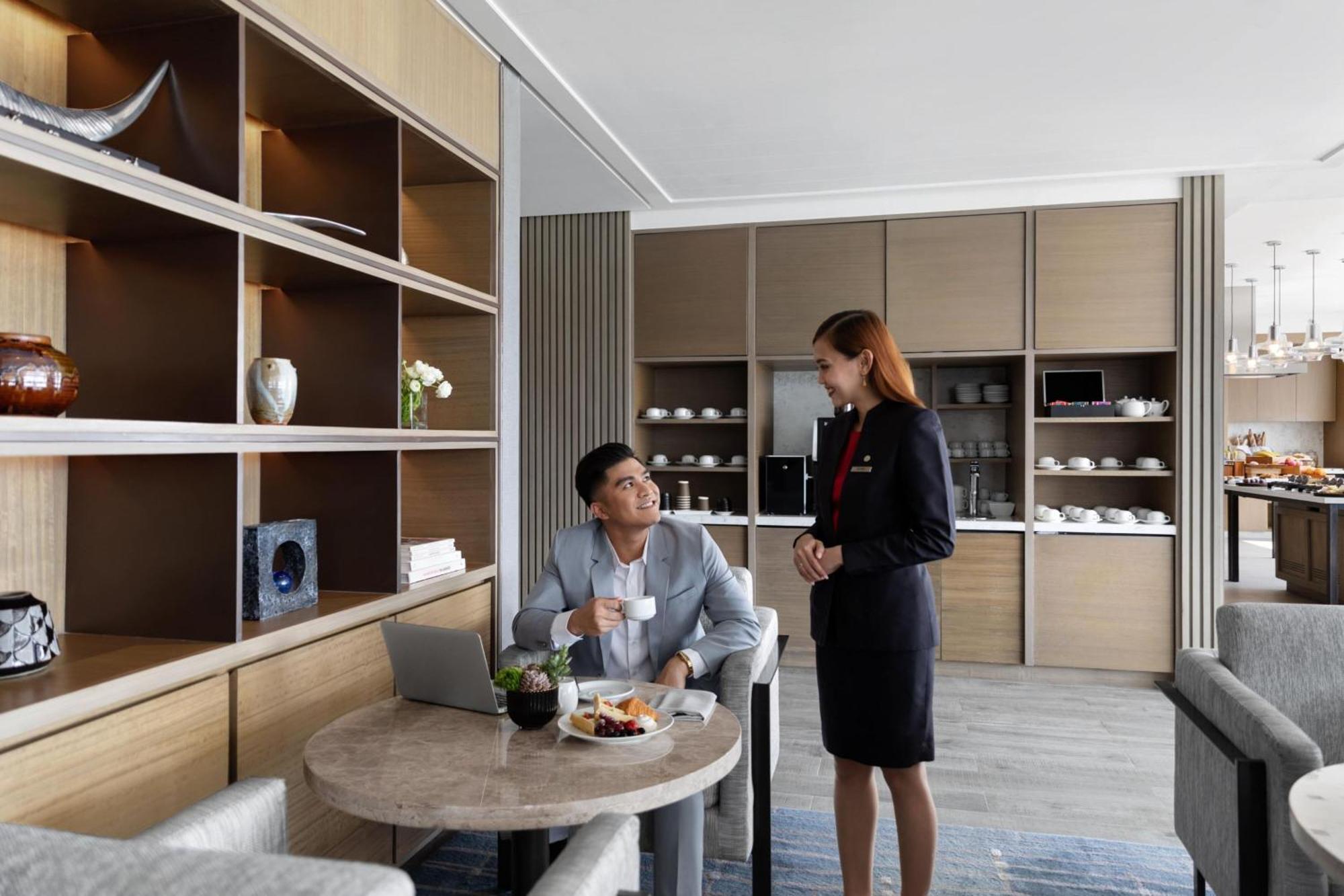Clark Marriott Hotel Mabalacat Экстерьер фото
