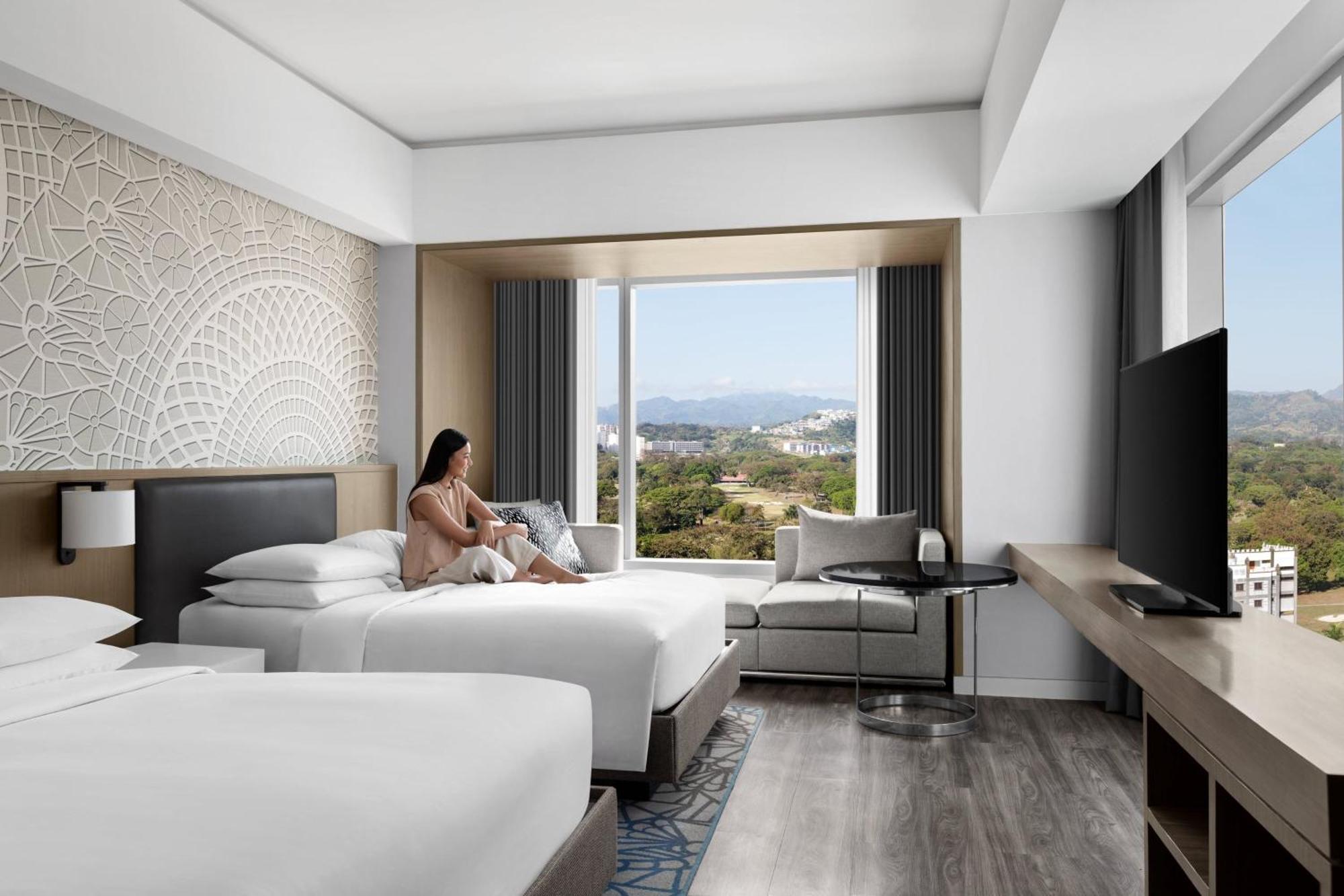 Clark Marriott Hotel Mabalacat Экстерьер фото