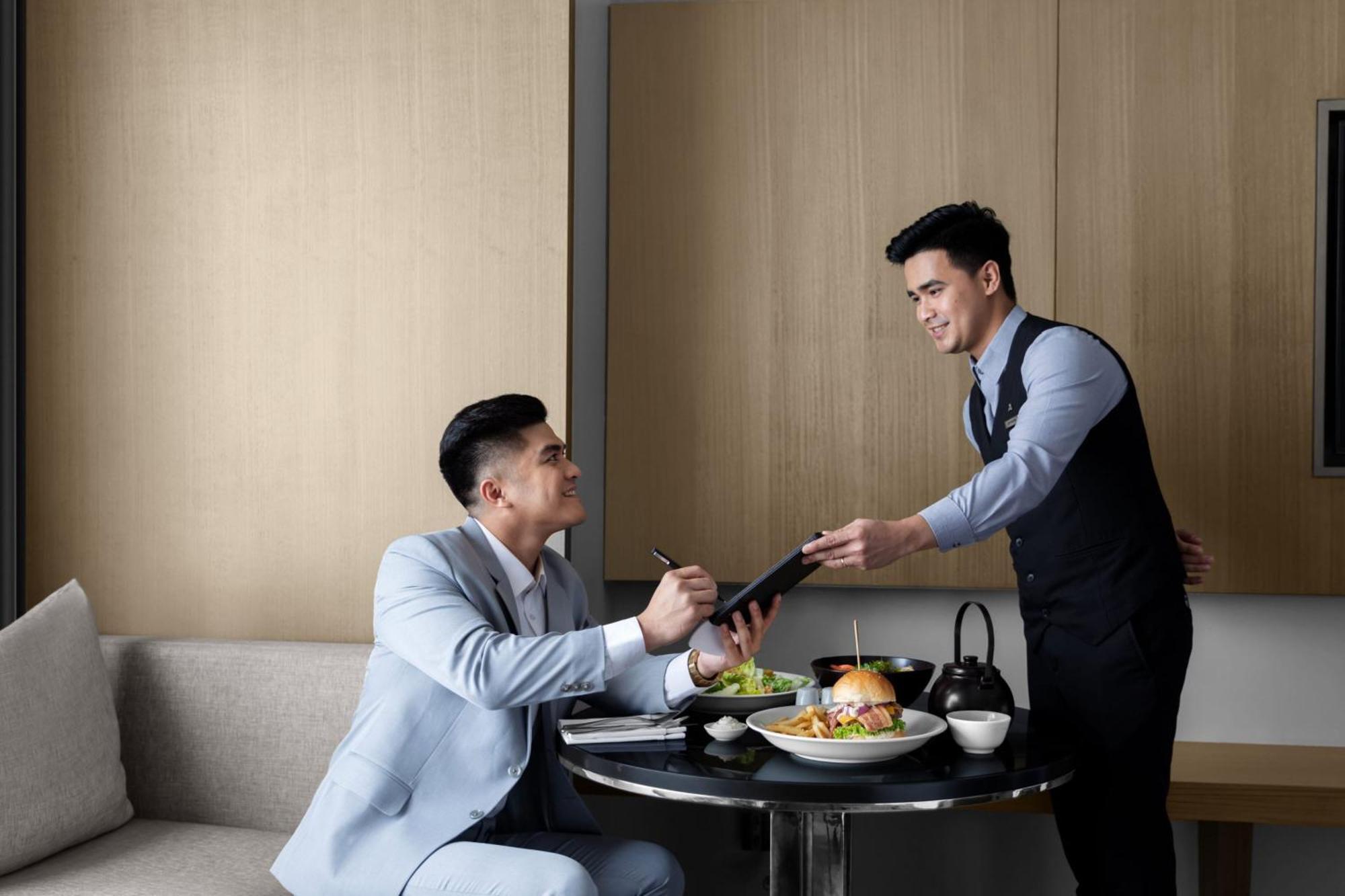 Clark Marriott Hotel Mabalacat Экстерьер фото