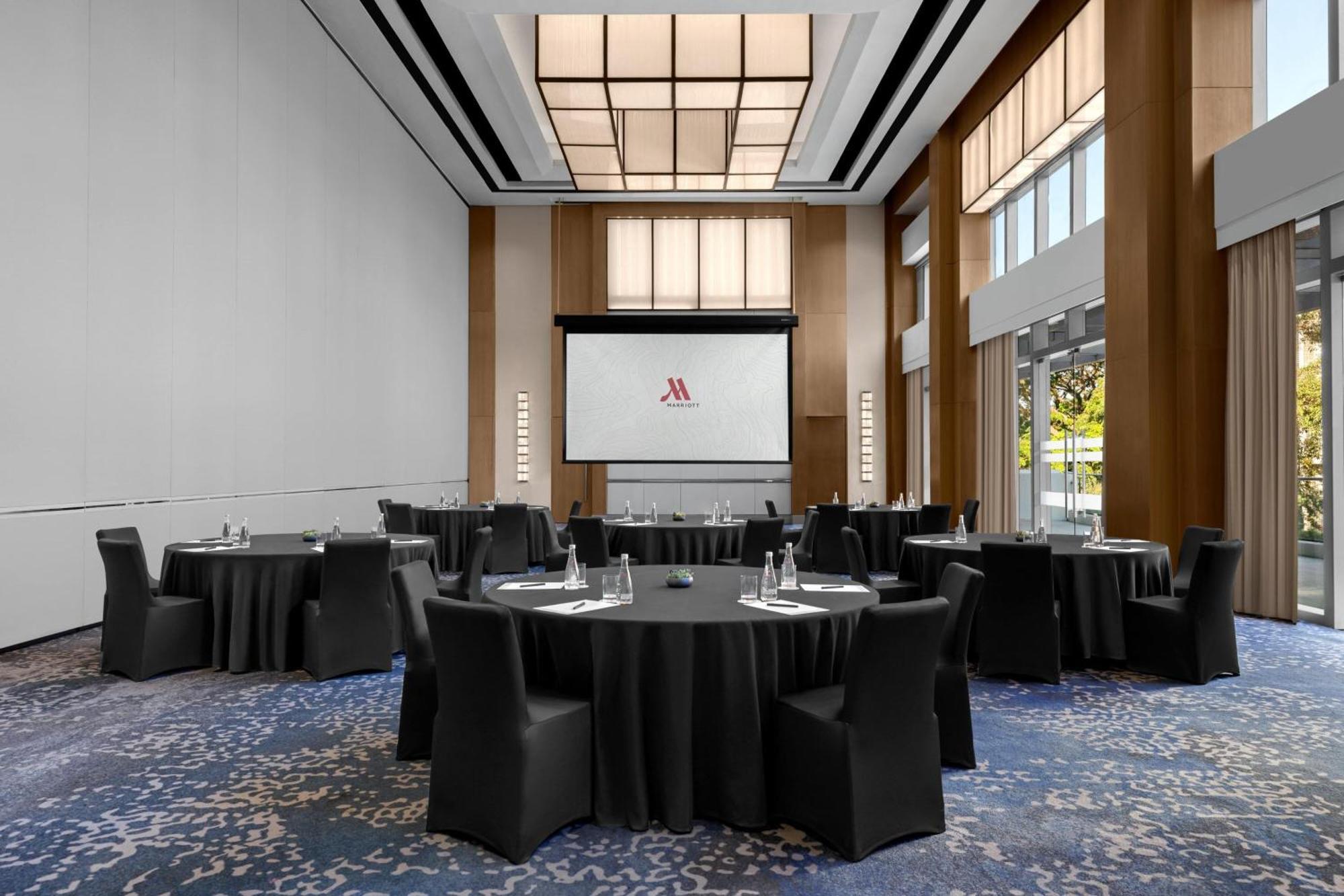 Clark Marriott Hotel Mabalacat Экстерьер фото